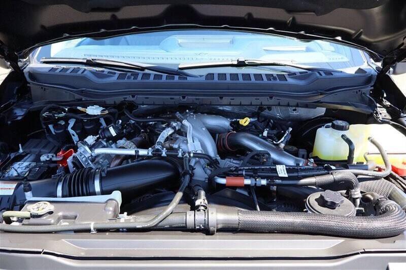 Used 2023 Ford F350 Limited w/ FX4 Off-Road Package AWD/4WD image 10