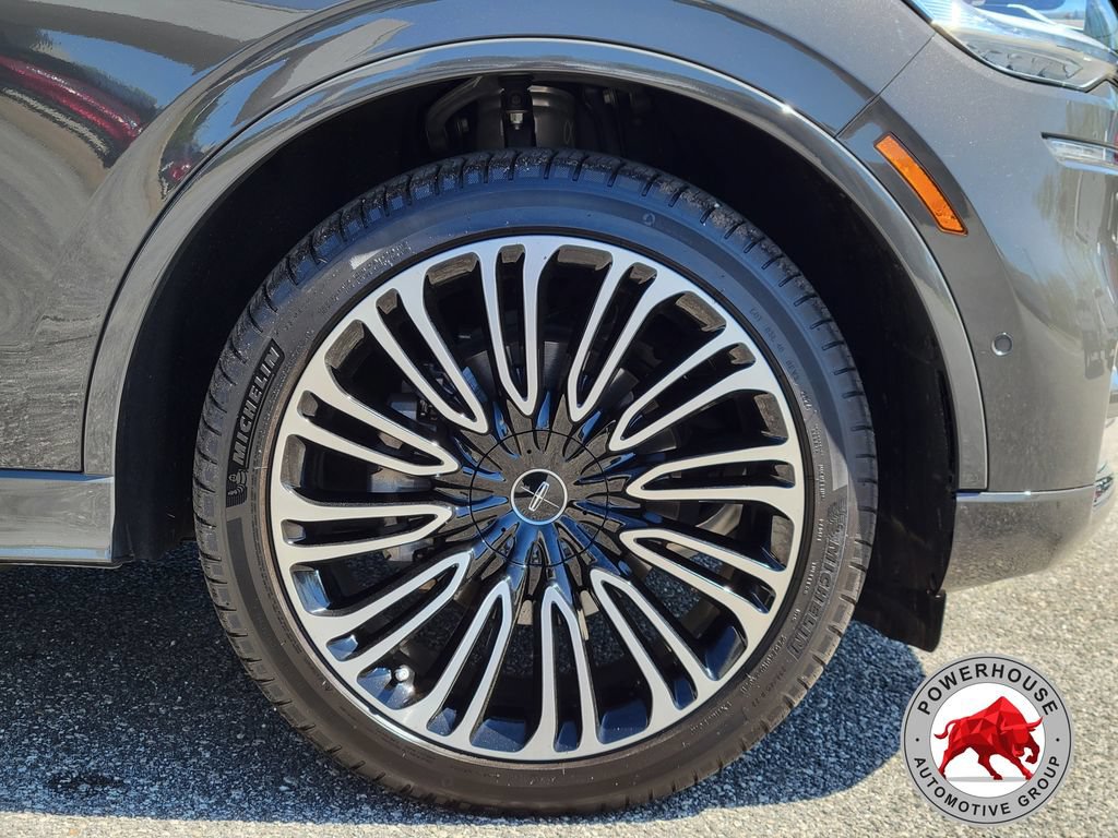 Used 2022 Lincoln Aviator Black Label w/ Dynamic Handling Package AWD/4WD image 12