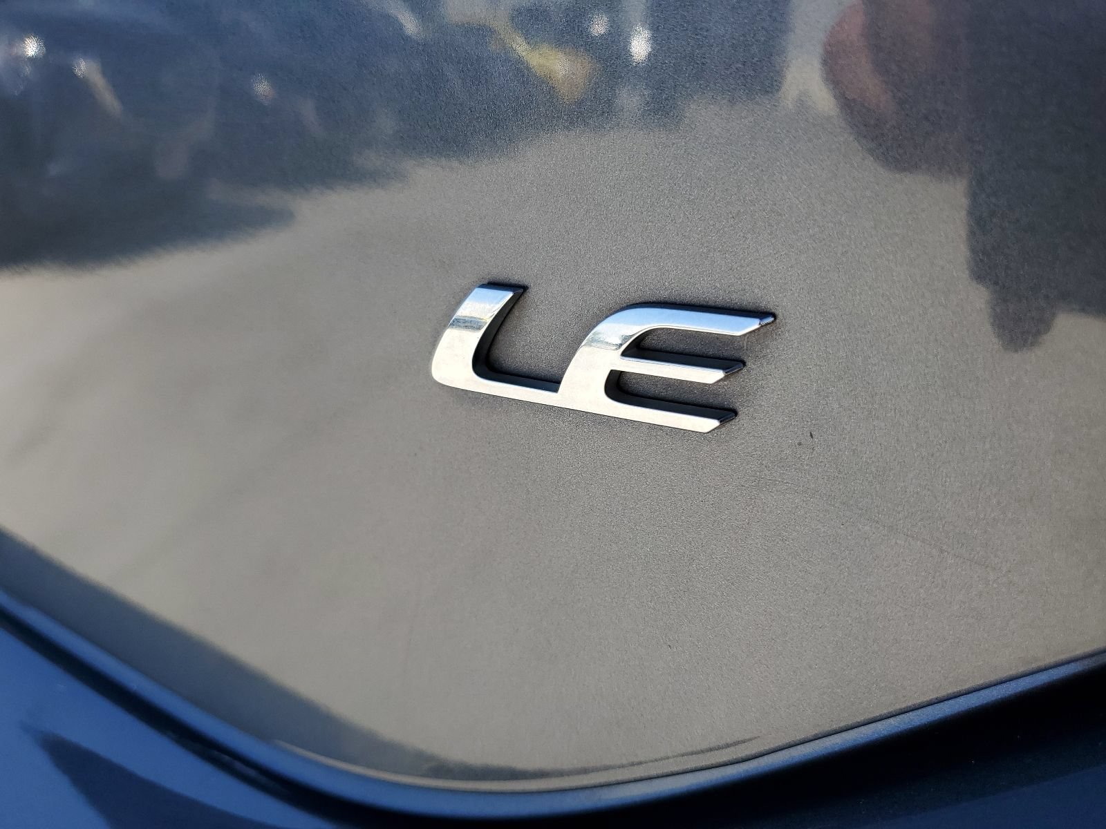 Used 2018 Toyota Corolla LE FWD image 12