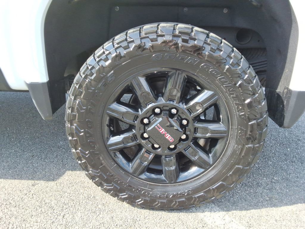 Used 2024 GMC Sierra 2500 AT4 w/ AT4 Preferred Package AWD/4WD image 14