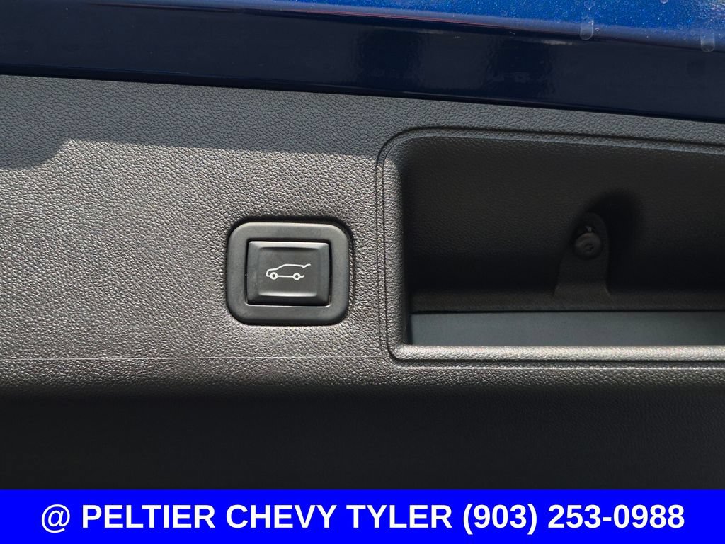 Used 2022 GMC Terrain SLE w/ Driver Convenience Package FWD image 9