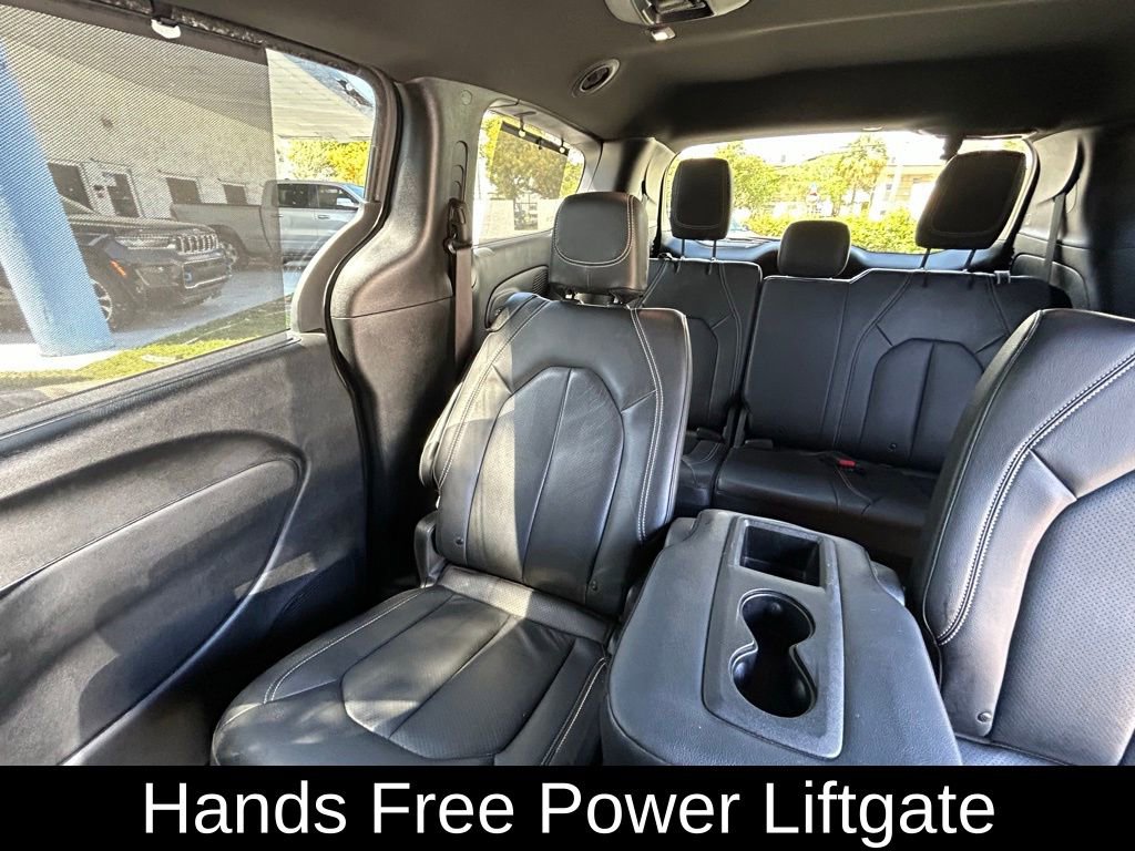 Used 2020 Chrysler Pacifica Touring-L Plus image 12