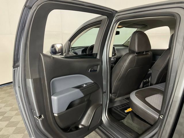 Used 2018 Chevrolet Colorado Z71 AWD/4WD image 32