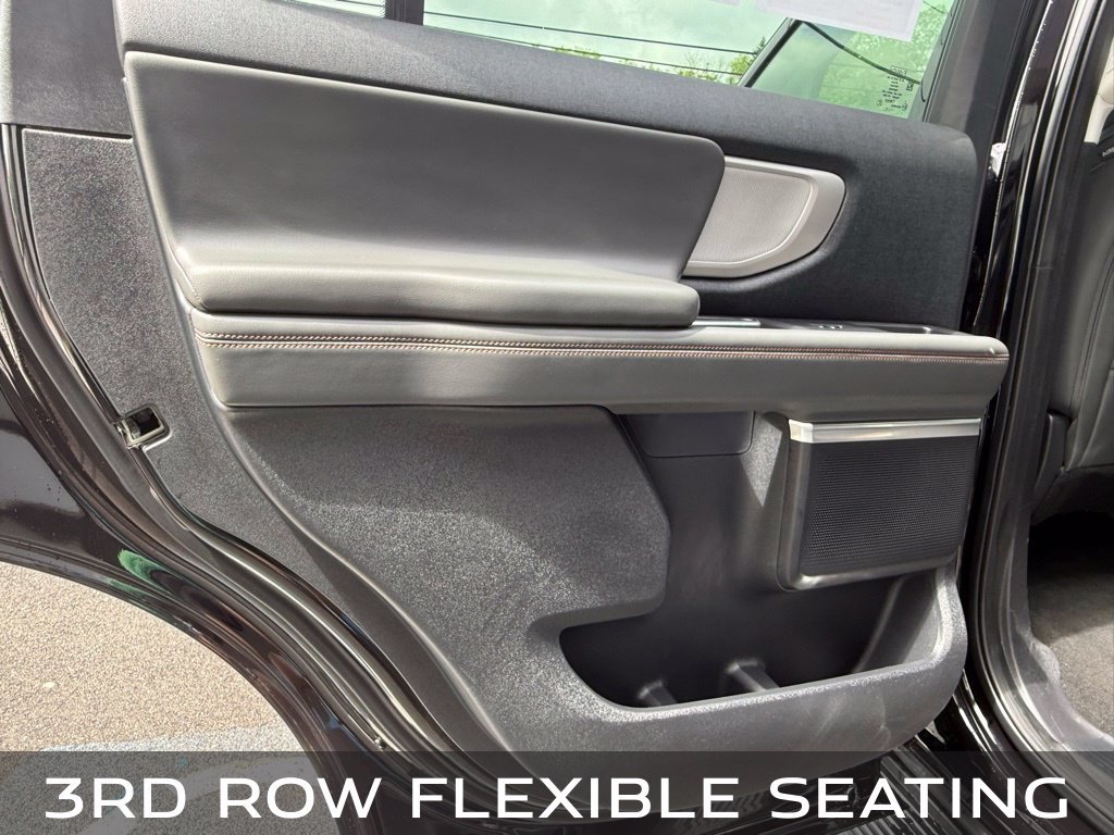 Used 2025 Ford Expedition Active AWD/4WD image 18