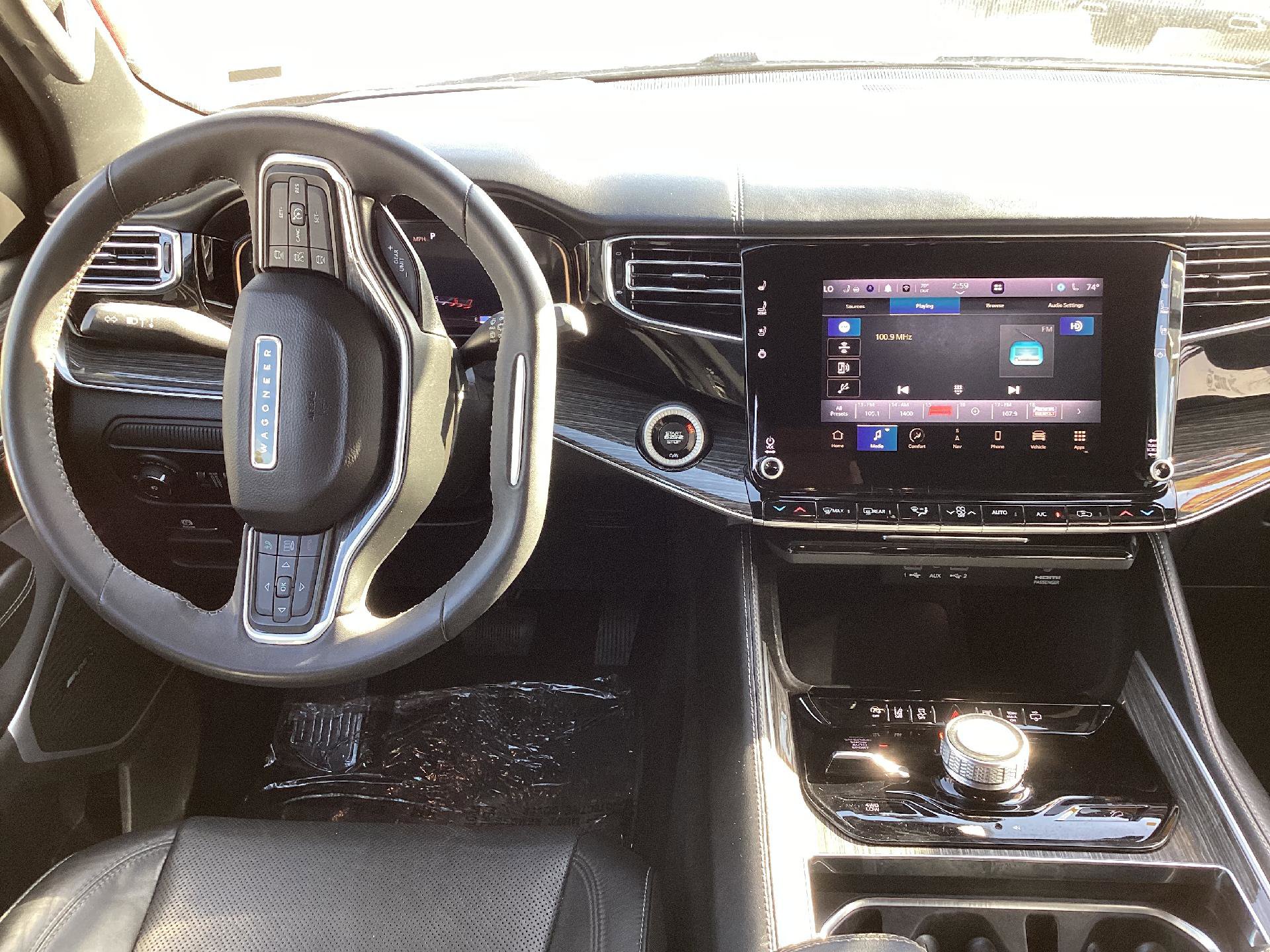 Used 2022 Jeep Wagoneer Series III w/ Flexible Seating Group image 10