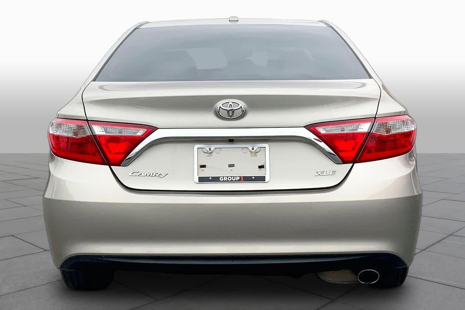 Used 2017 Toyota Camry XLE FWD image 5
