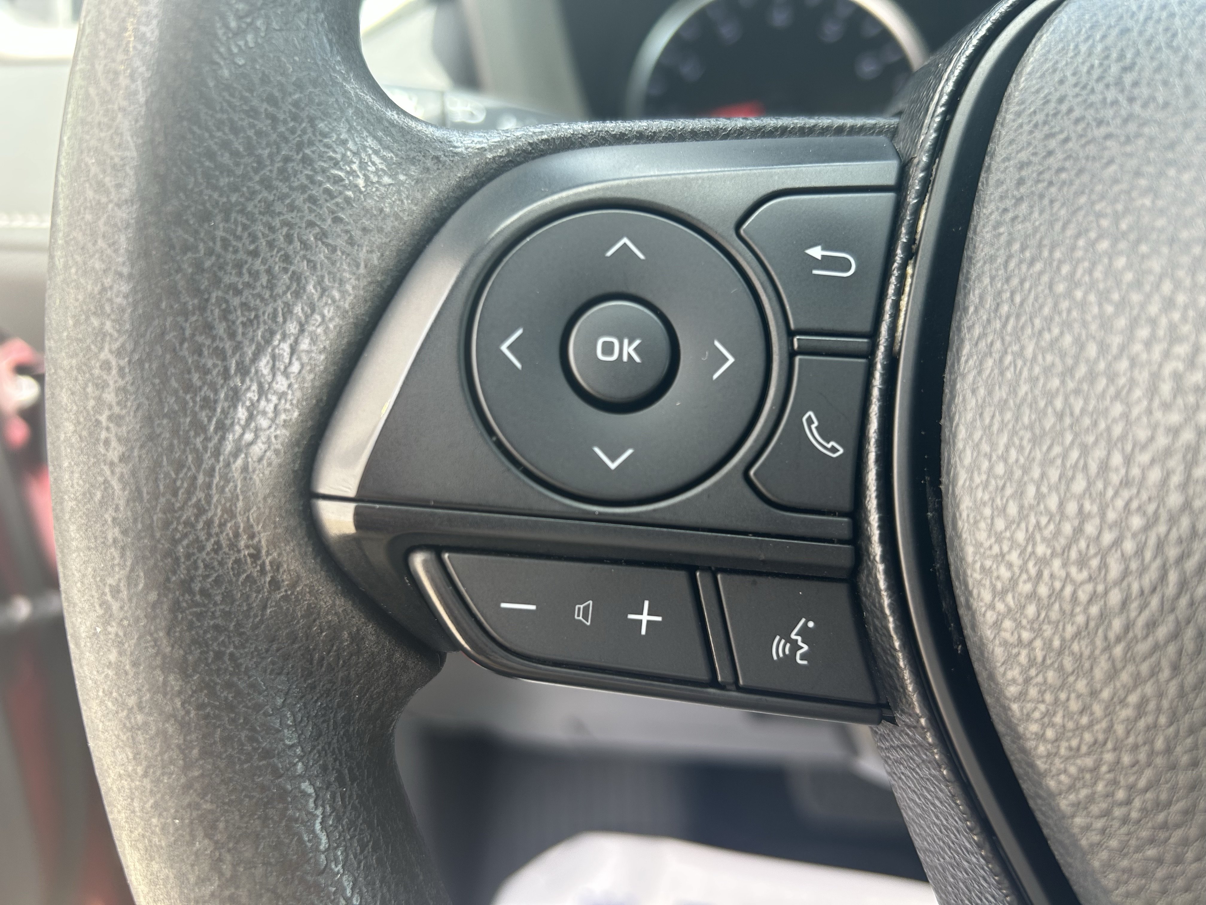 Used 2019 Toyota RAV4 LE AWD/4WD image 22