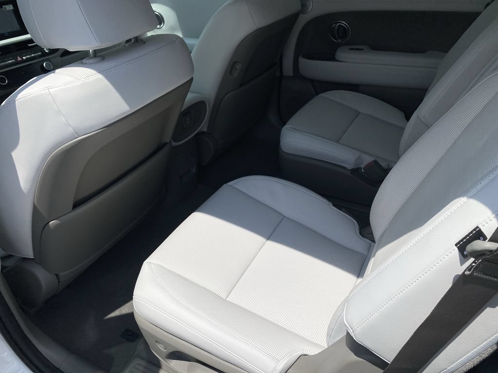 New 2027 Hyundai Palisade Limited FWD image 30
