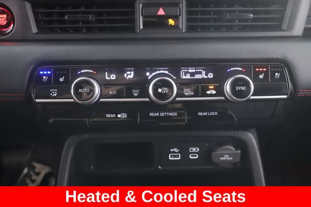 Used 2025 Honda Pilot Black Edition image 4