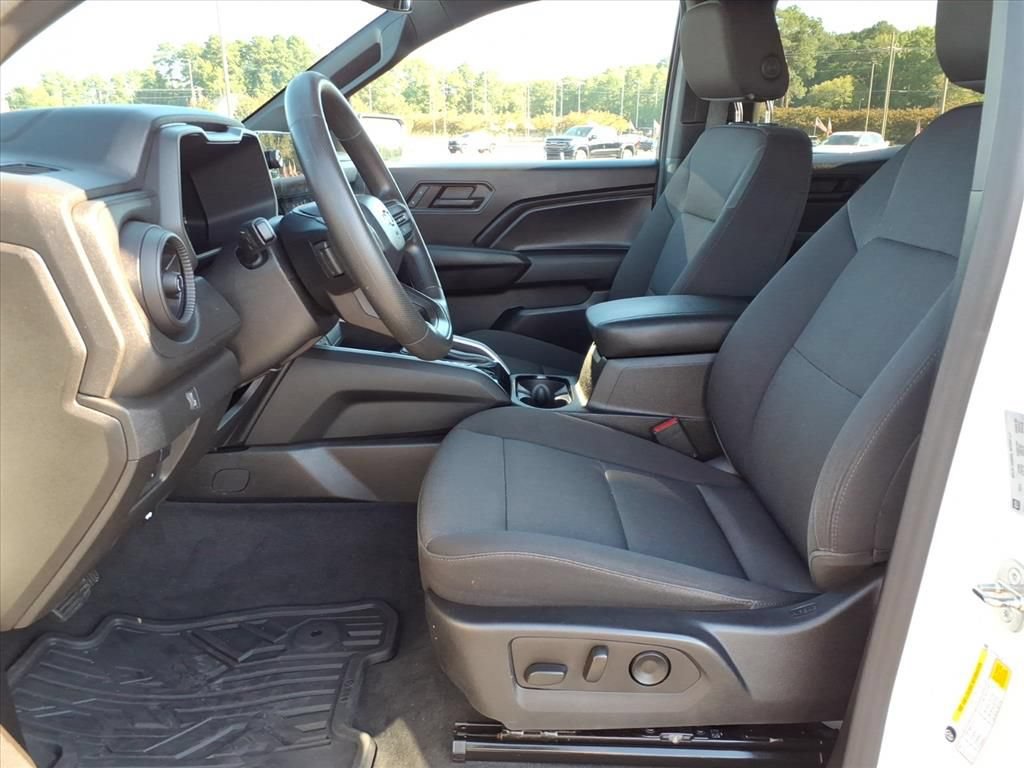 Used 2023 Chevrolet Colorado W/T w/ WT Convenience Package II RWD image 3