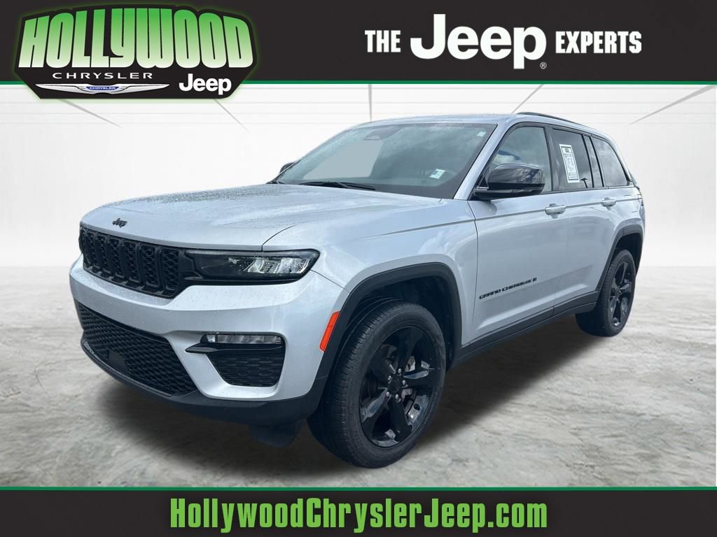 Used 2024 Jeep Grand Cherokee Limited w/ Black Appearance Package RWD image 1
