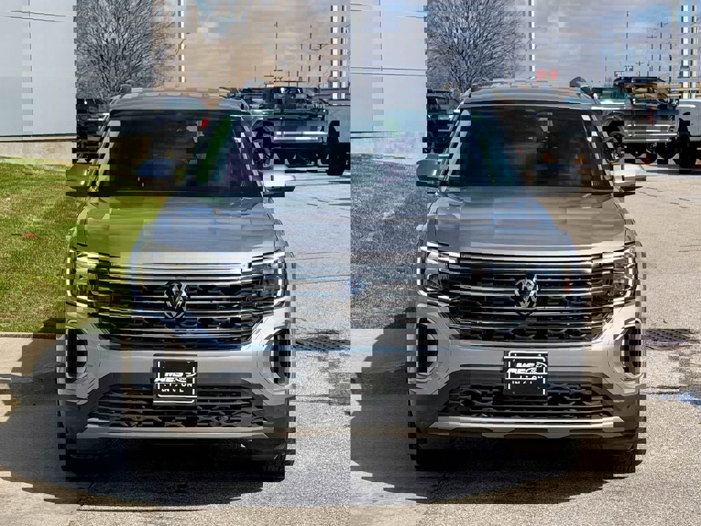 Used 2025 Volkswagen Atlas SE image 8