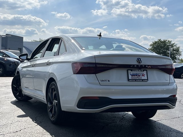 New 2026 Volkswagen Jetta SE FWD image 9