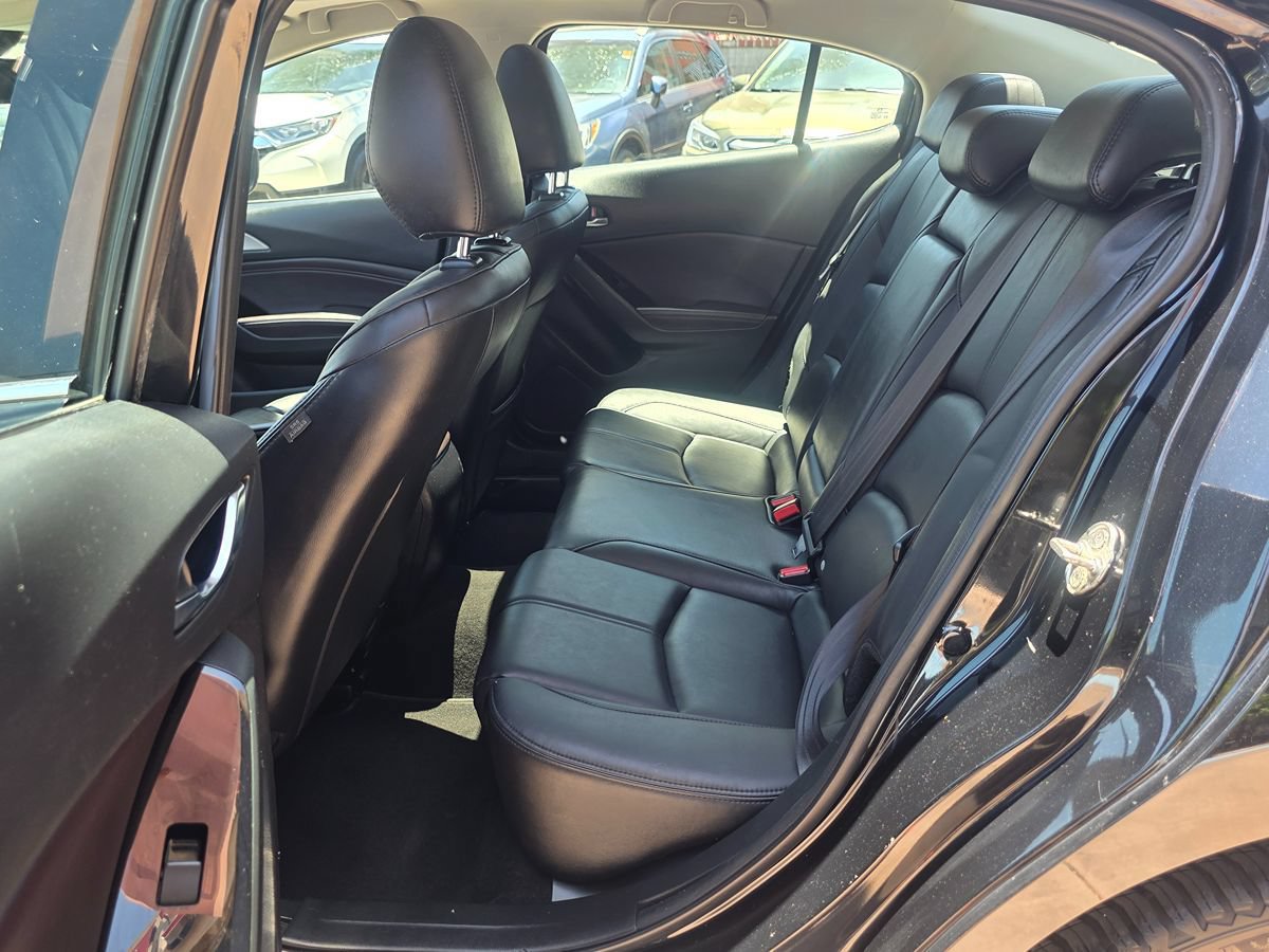 Used 2018 MAZDA MAZDA3 Touring FWD image 21