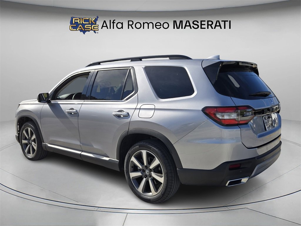 Used 2023 Honda Pilot Touring image 7