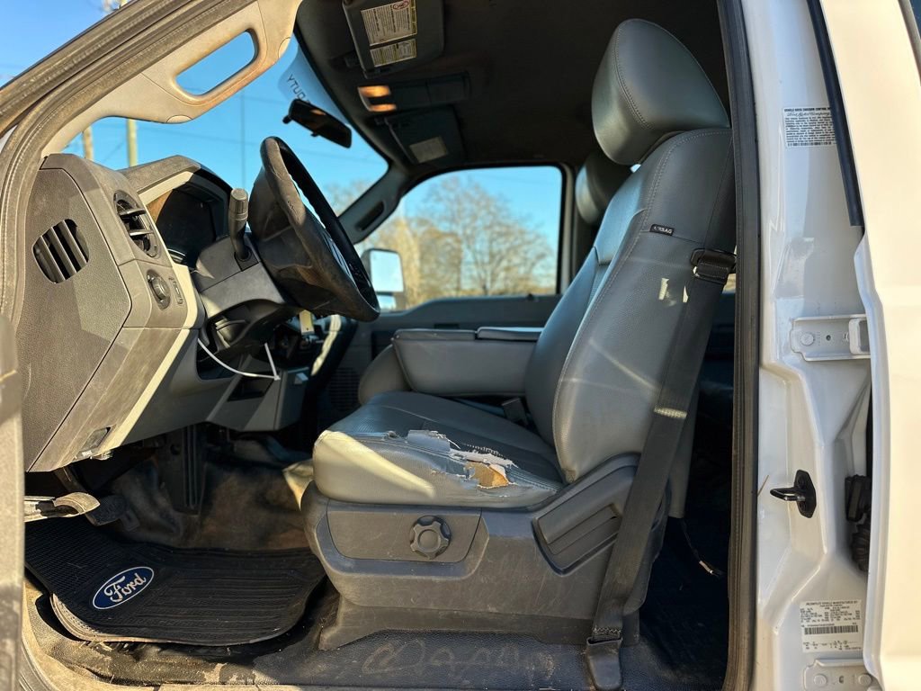 Used 2016 Ford F550 4x4 Crew Cab Super Duty w/ Power Equipment Group image 17