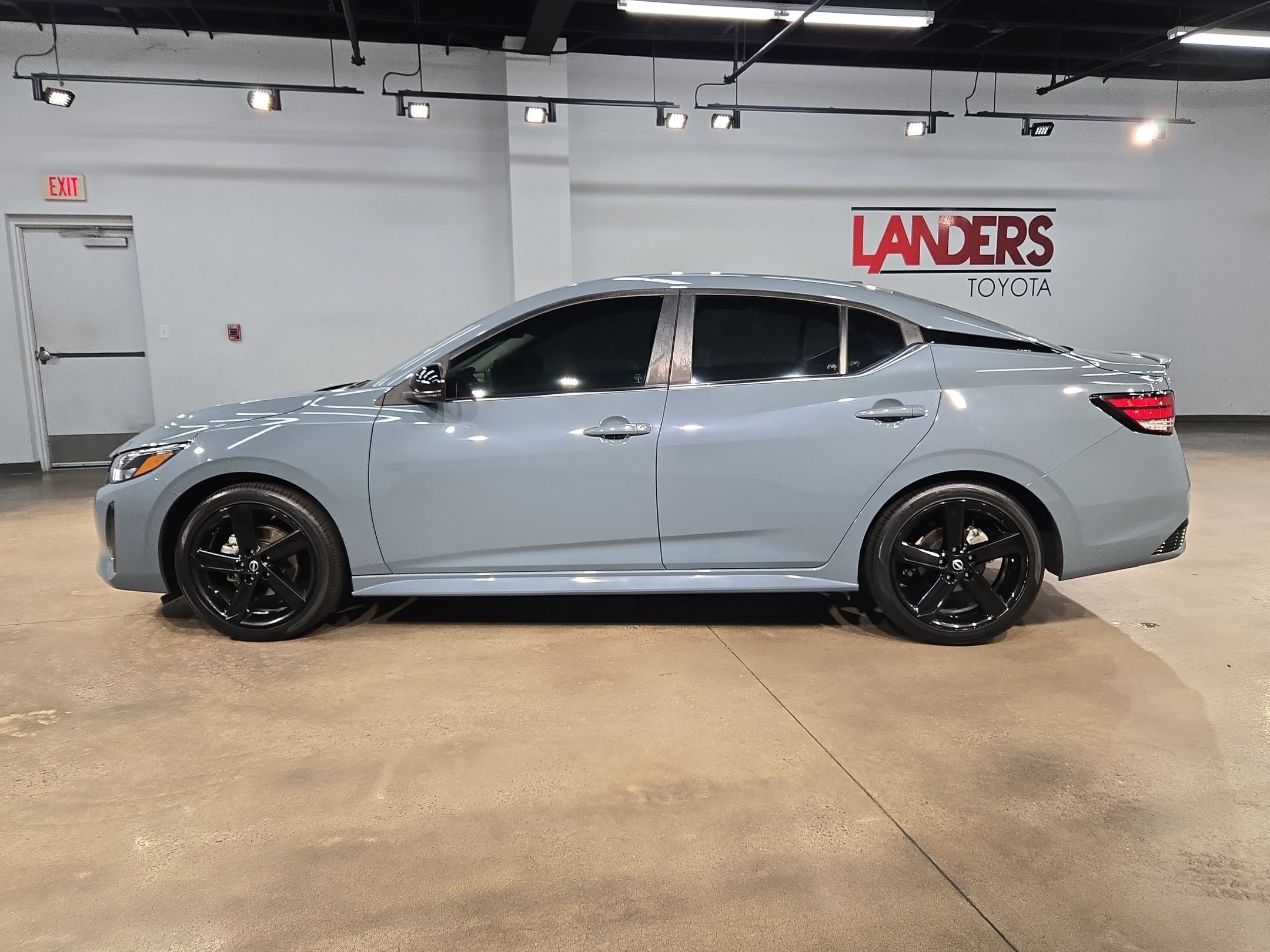 Used 2024 Nissan Sentra SR FWD image 4