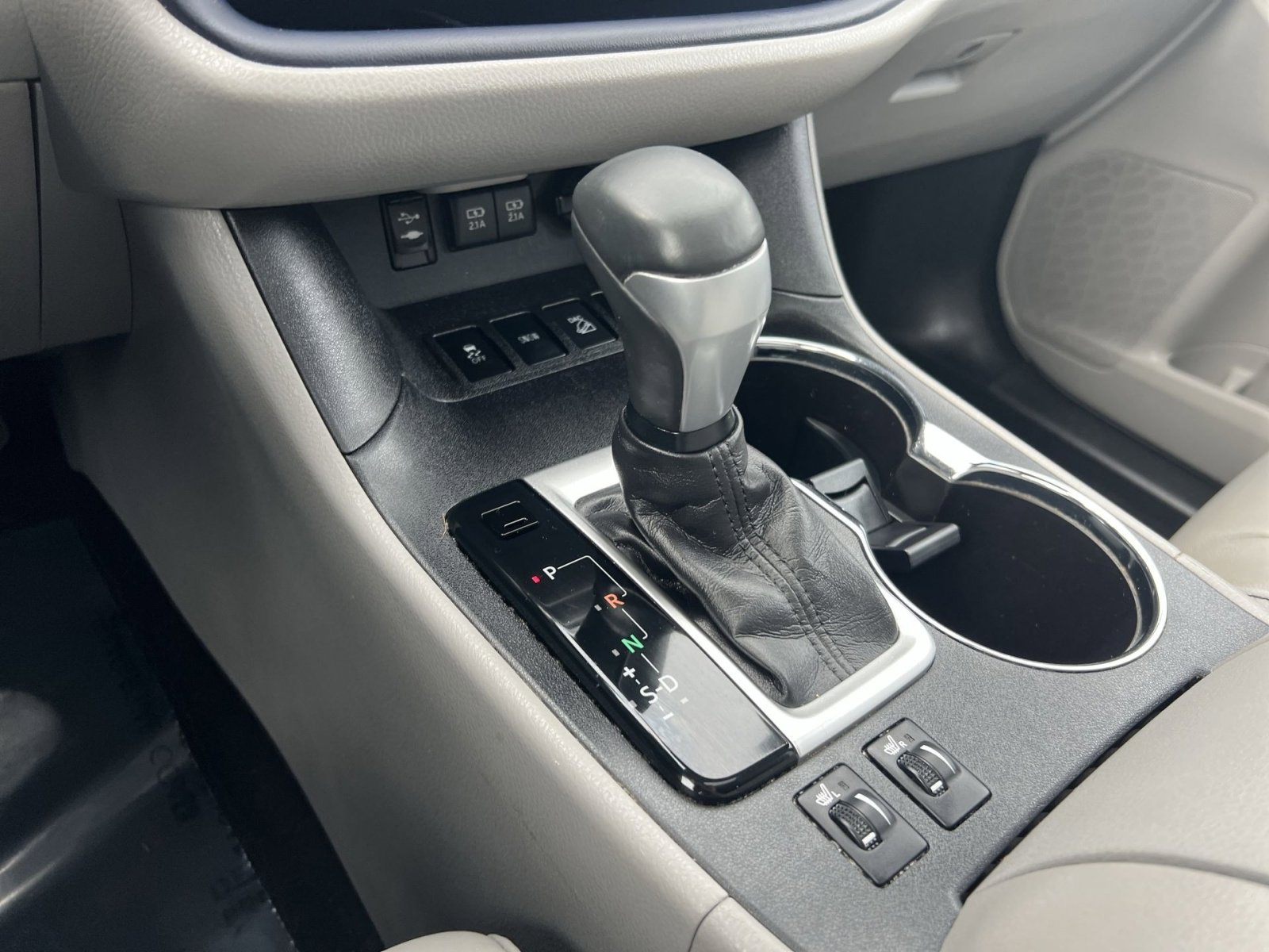 Used 2017 Toyota Highlander XLE image 22