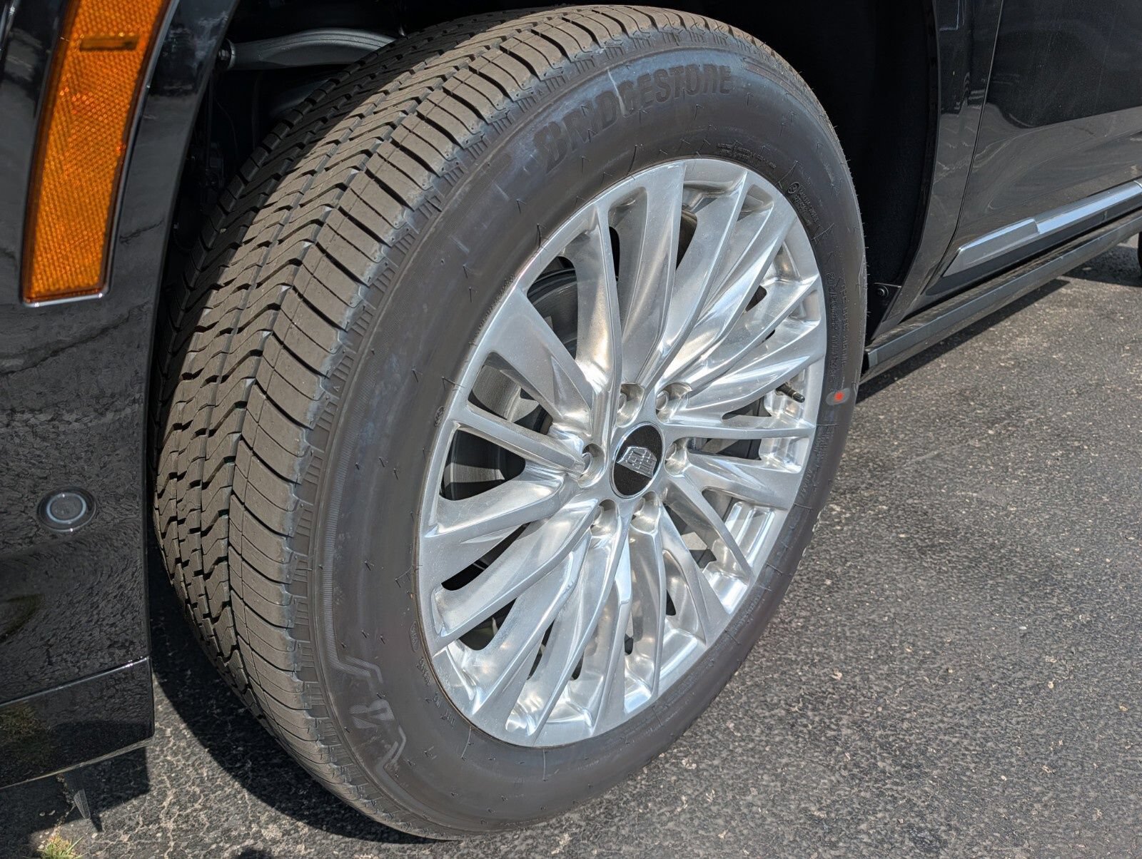 New 2026 Cadillac Escalade ESV Luxury w/ Touring Package AWD/4WD image 26