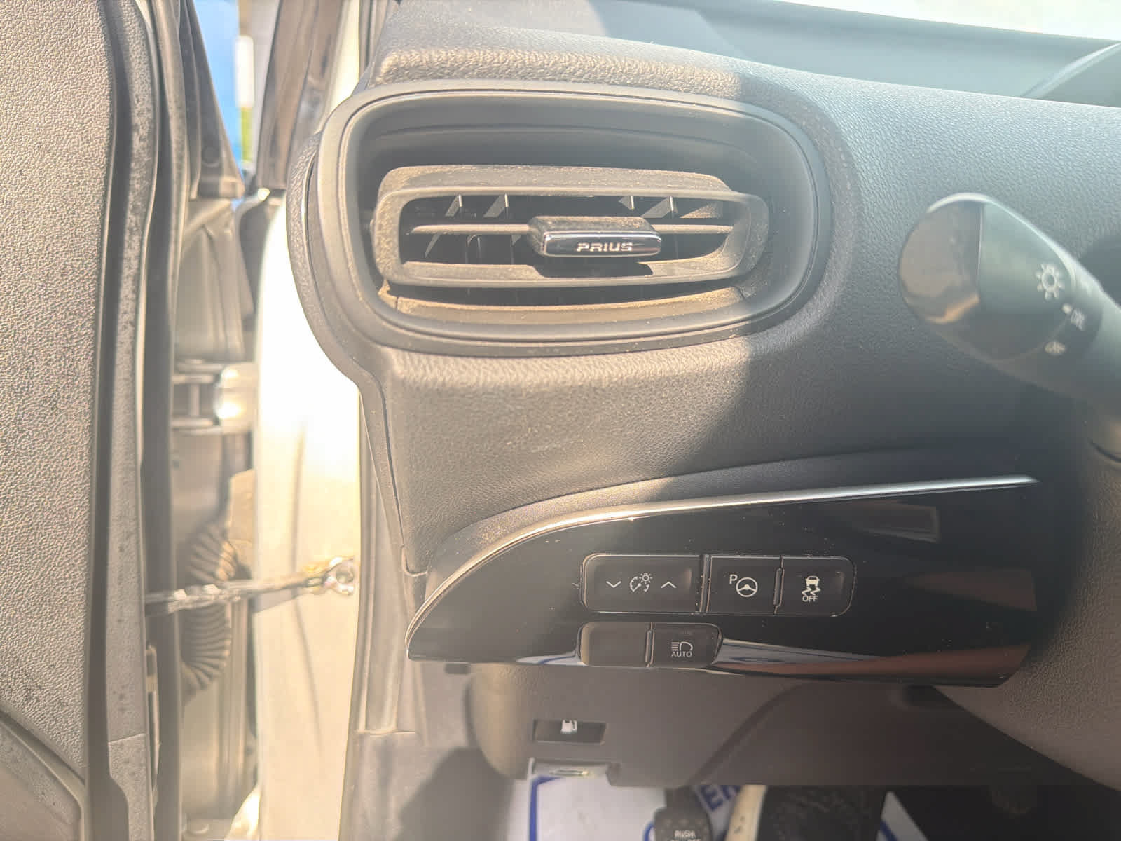Used 2018 Toyota Prius Two w/ Prius Two Safety Plus Package FWD image 21