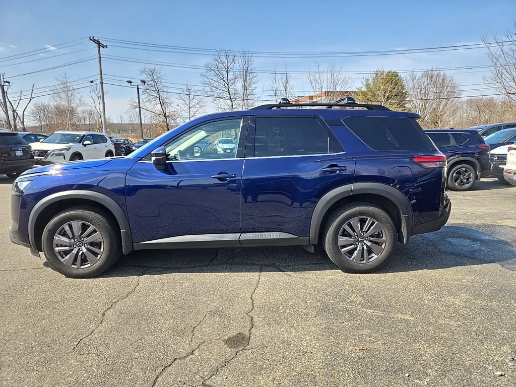 Used 2023 Nissan Pathfinder SV w/ SV Premium Package image 12