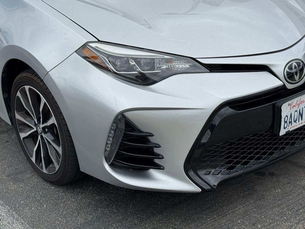 Used 2017 Toyota Corolla SE w/ SE Premium Package FWD image 2