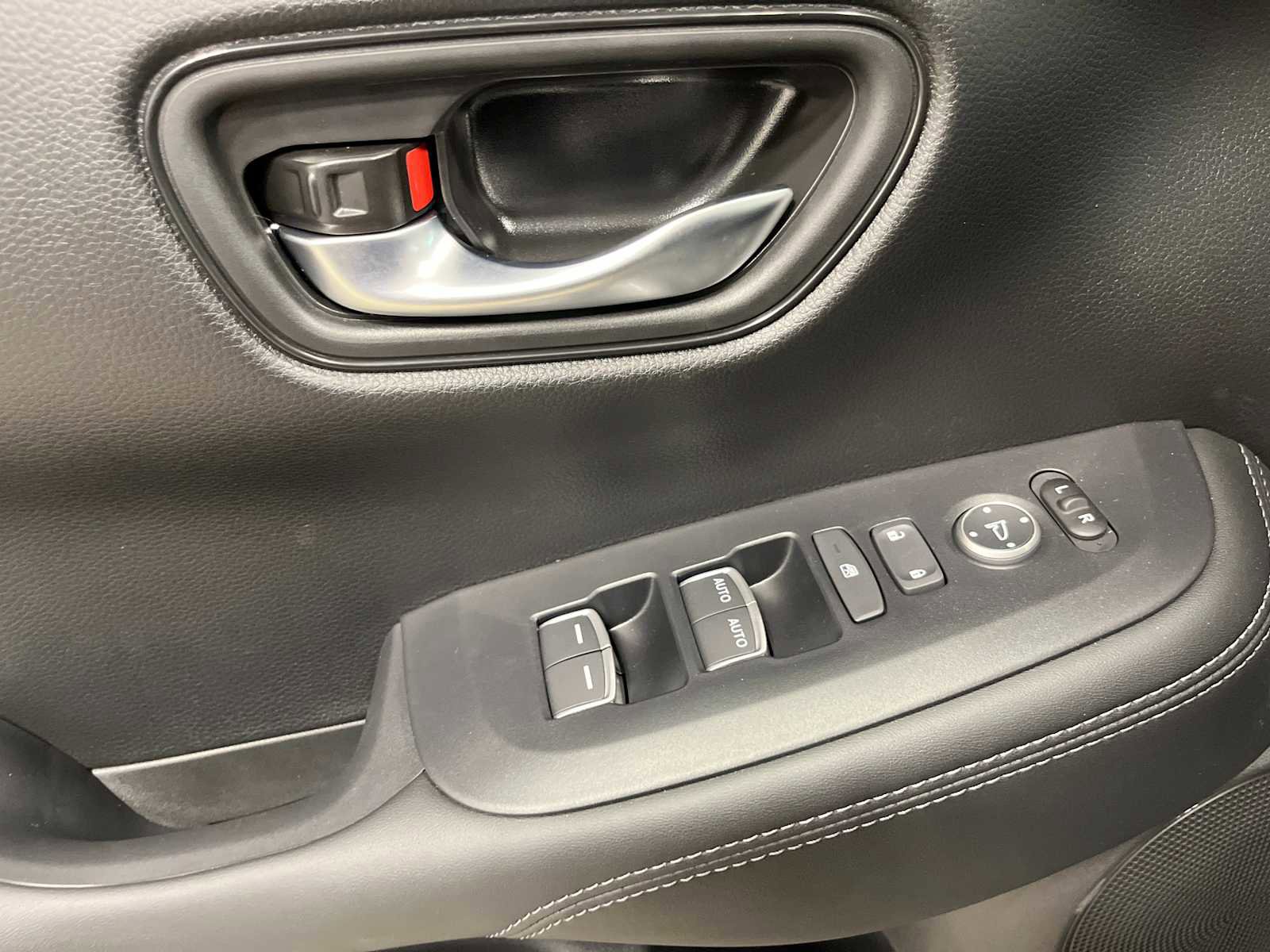 New 2026 Honda HR-V EX-L image 13