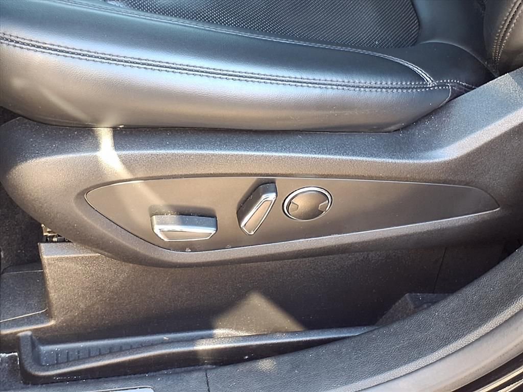 Used 2023 Lincoln Nautilus Reserve image 4