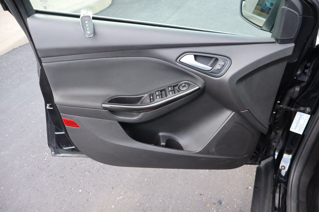 Used 2018 Ford Focus Titanium FWD image 27