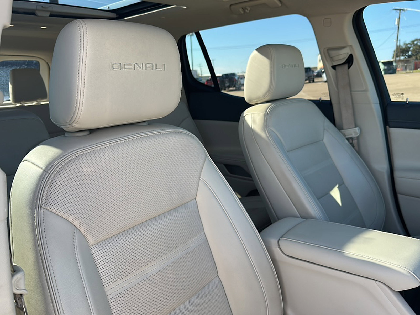 Used 2023 GMC Acadia Denali w/ Denali Ultimate Package image 25