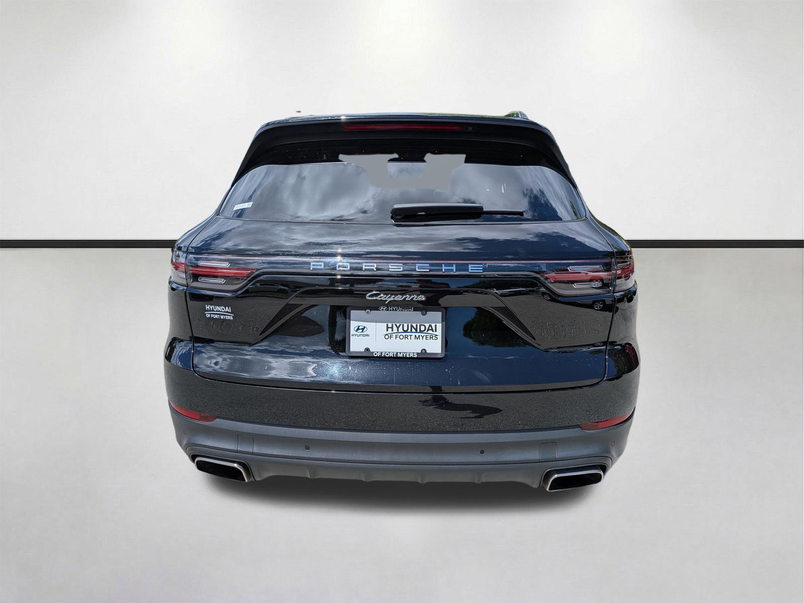 Used 2023 Porsche Cayenne AWD/4WD image 5
