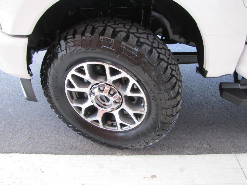 Used 2022 Ford F250 XLT w/ Black Appearance Package image 35