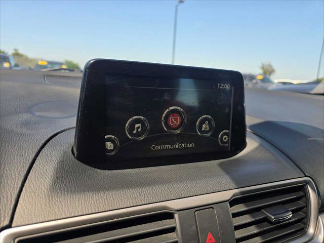 Used 2017 MAZDA MAZDA3 Touring image 28