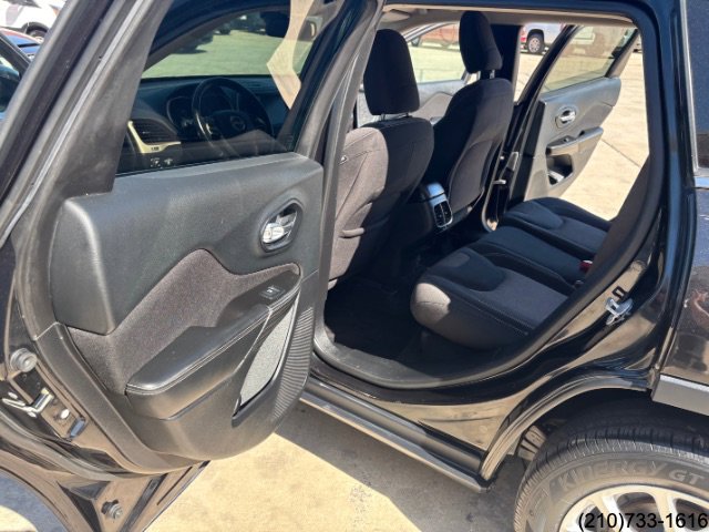Used 2014 Jeep Cherokee Latitude image 23