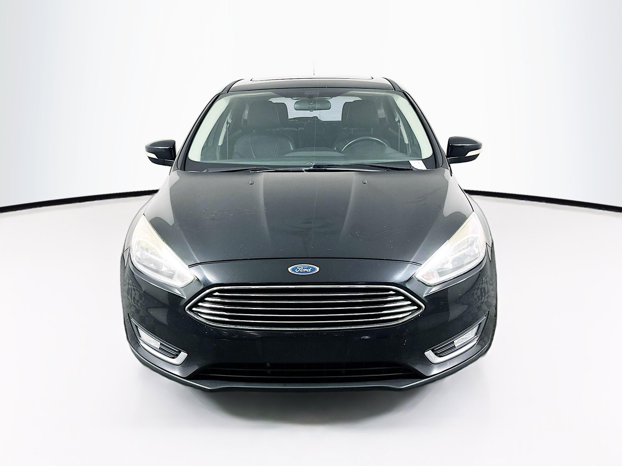 Used 2015 Ford Focus Titanium FWD image 2