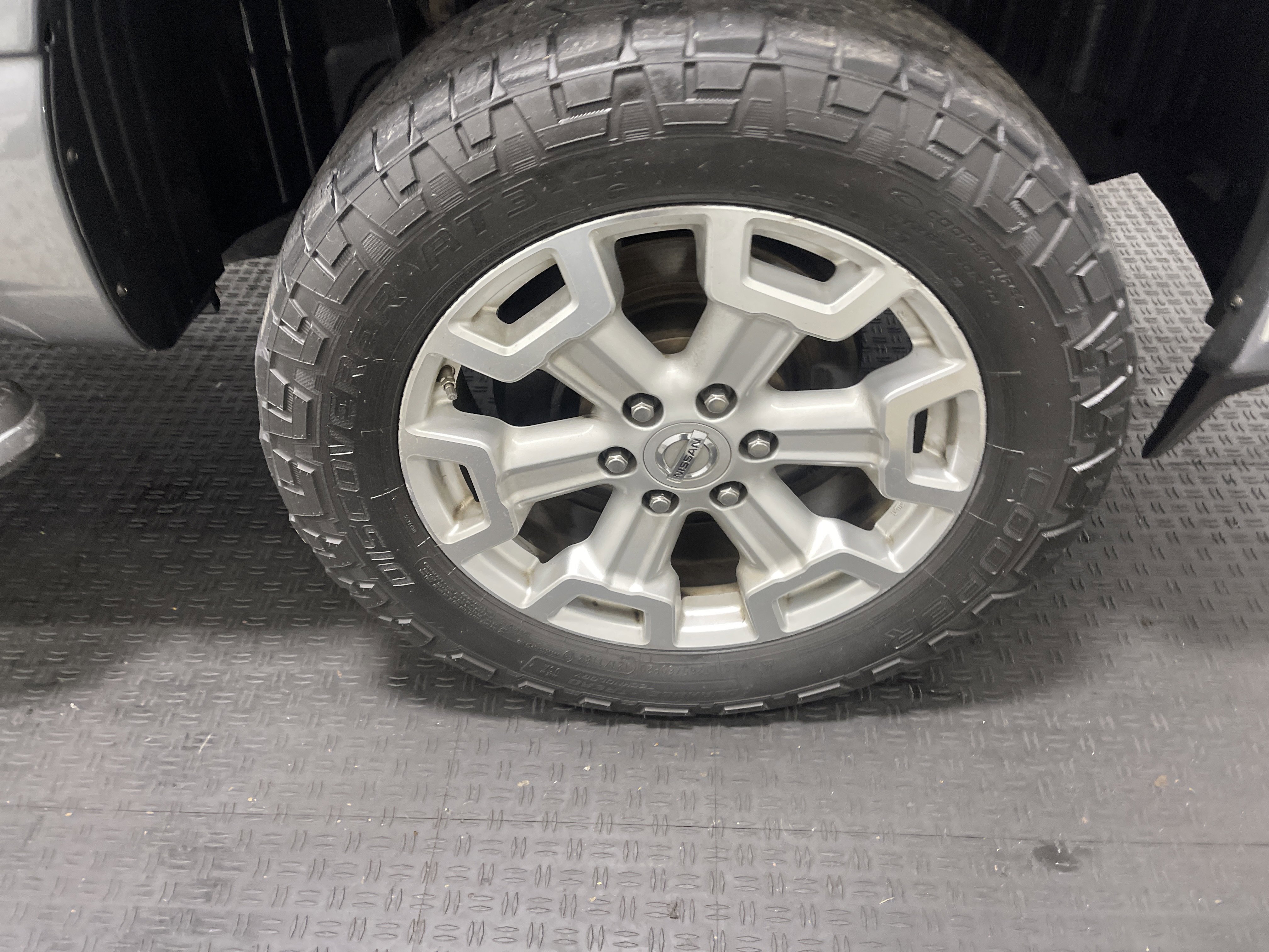 Used 2016 Nissan Titan SL AWD/4WD image 27