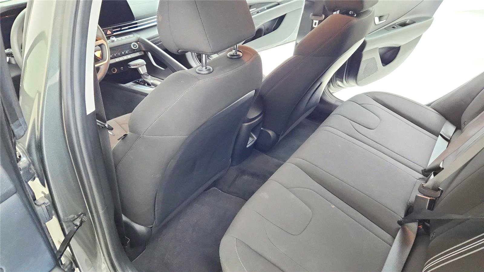 Used 2024 Hyundai Elantra SEL FWD image 12