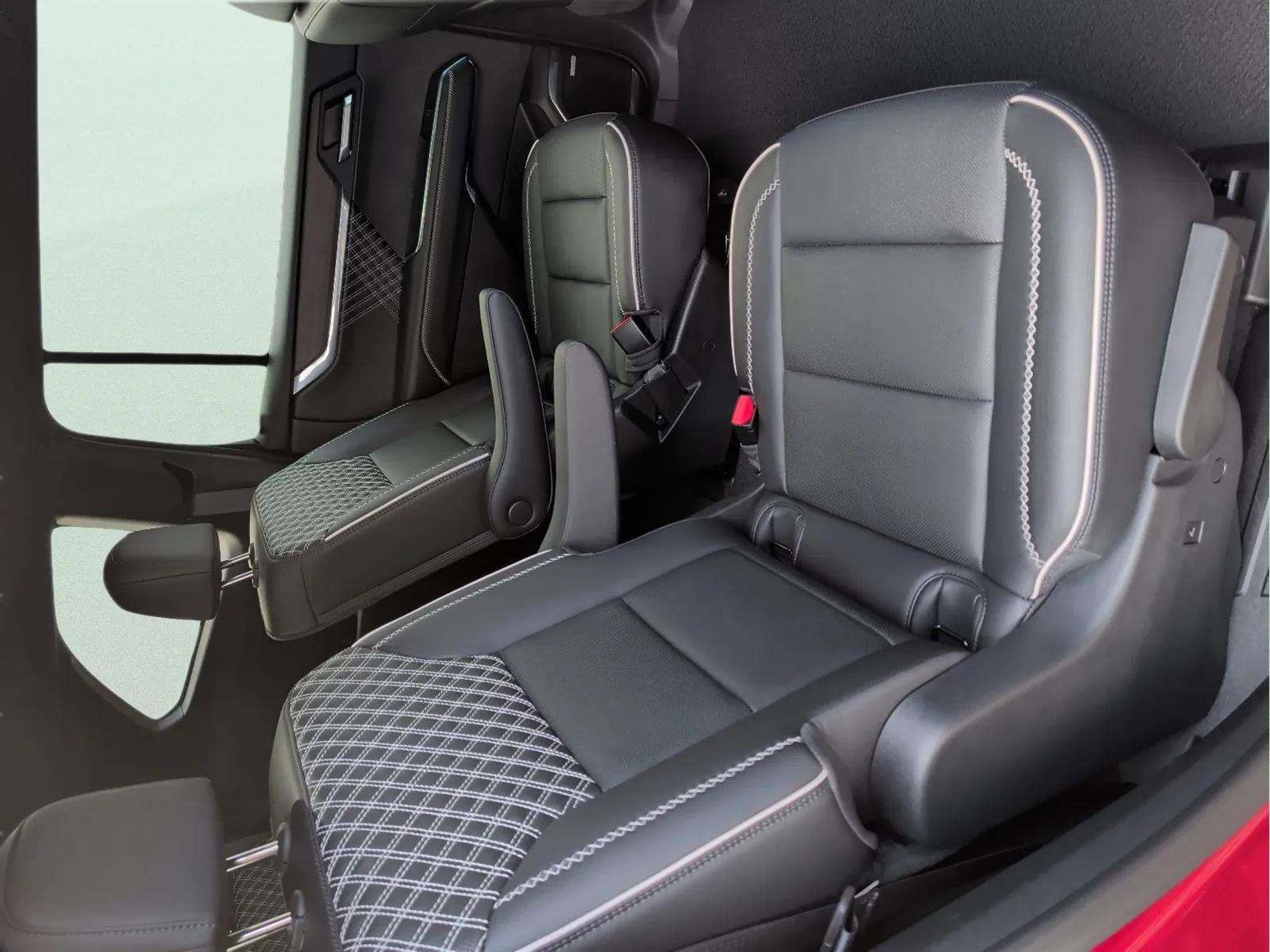 Used 2025 GMC Acadia Denali image 22