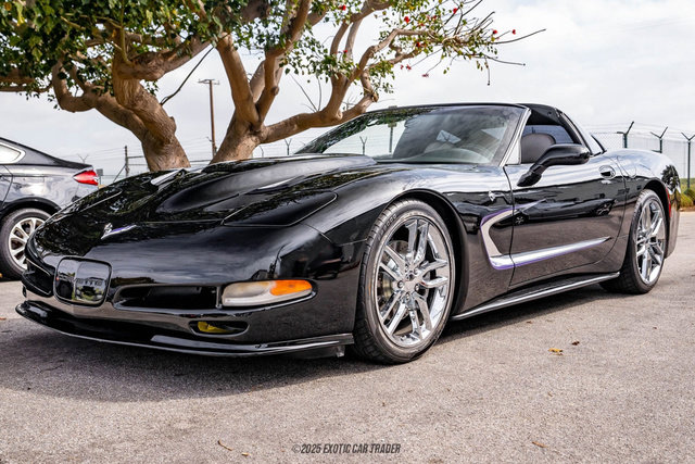 Used 2001 Chevrolet Corvette Coupe w/ Preferred Equipment Group1 image 16