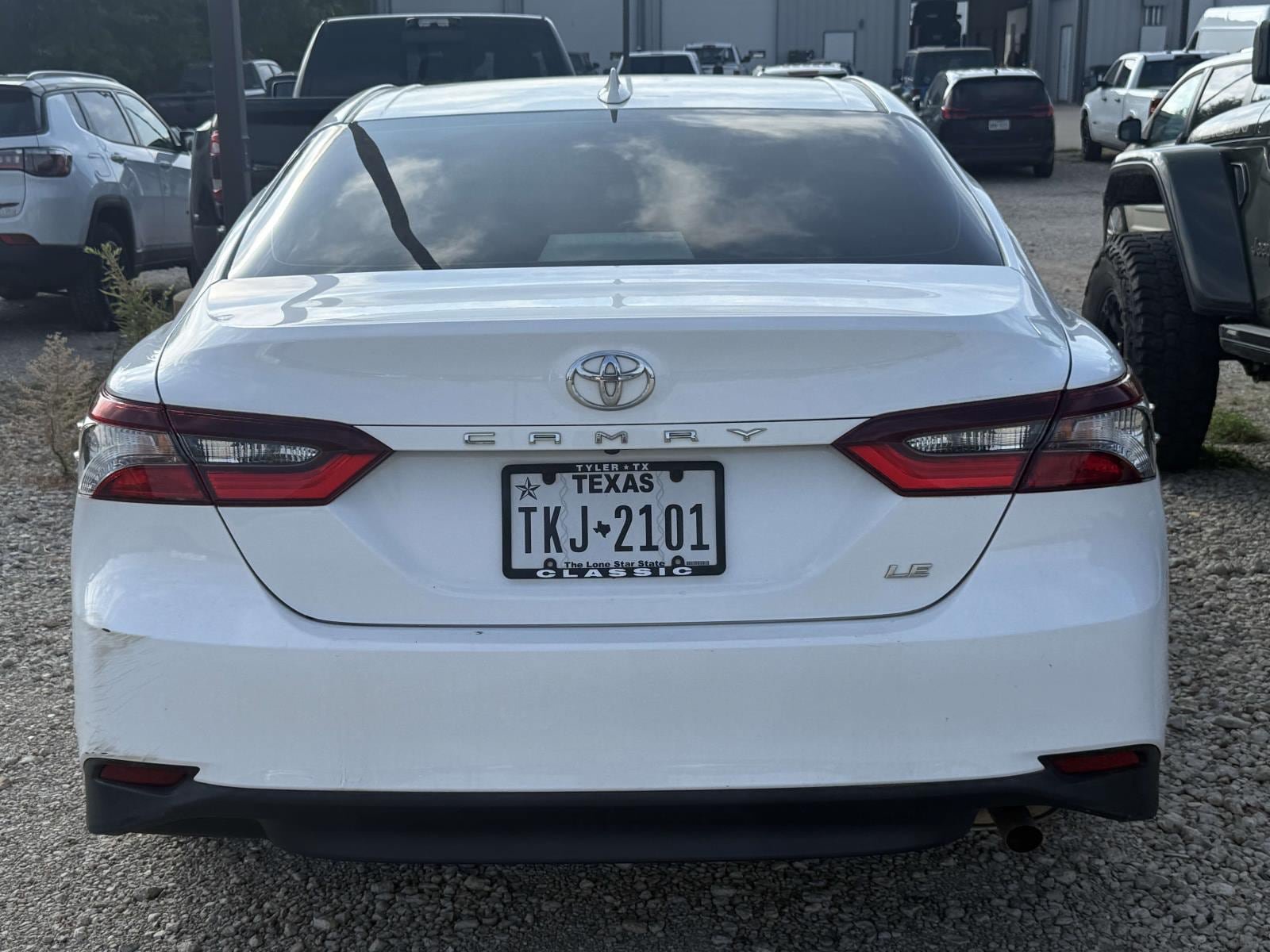 Used 2024 Toyota Camry LE w/ Convenience Package FWD image 4