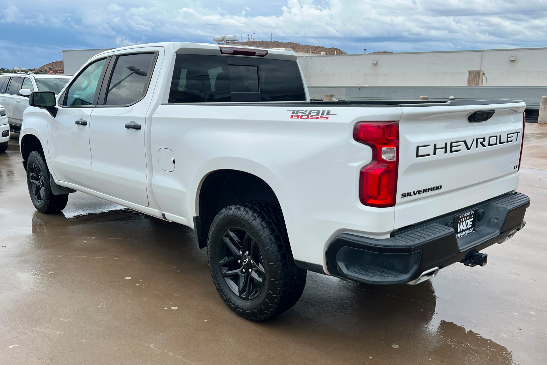 Used 2024 Chevrolet Silverado 1500 LT Trail Boss w/ Convenience Package II AWD/4WD image 3