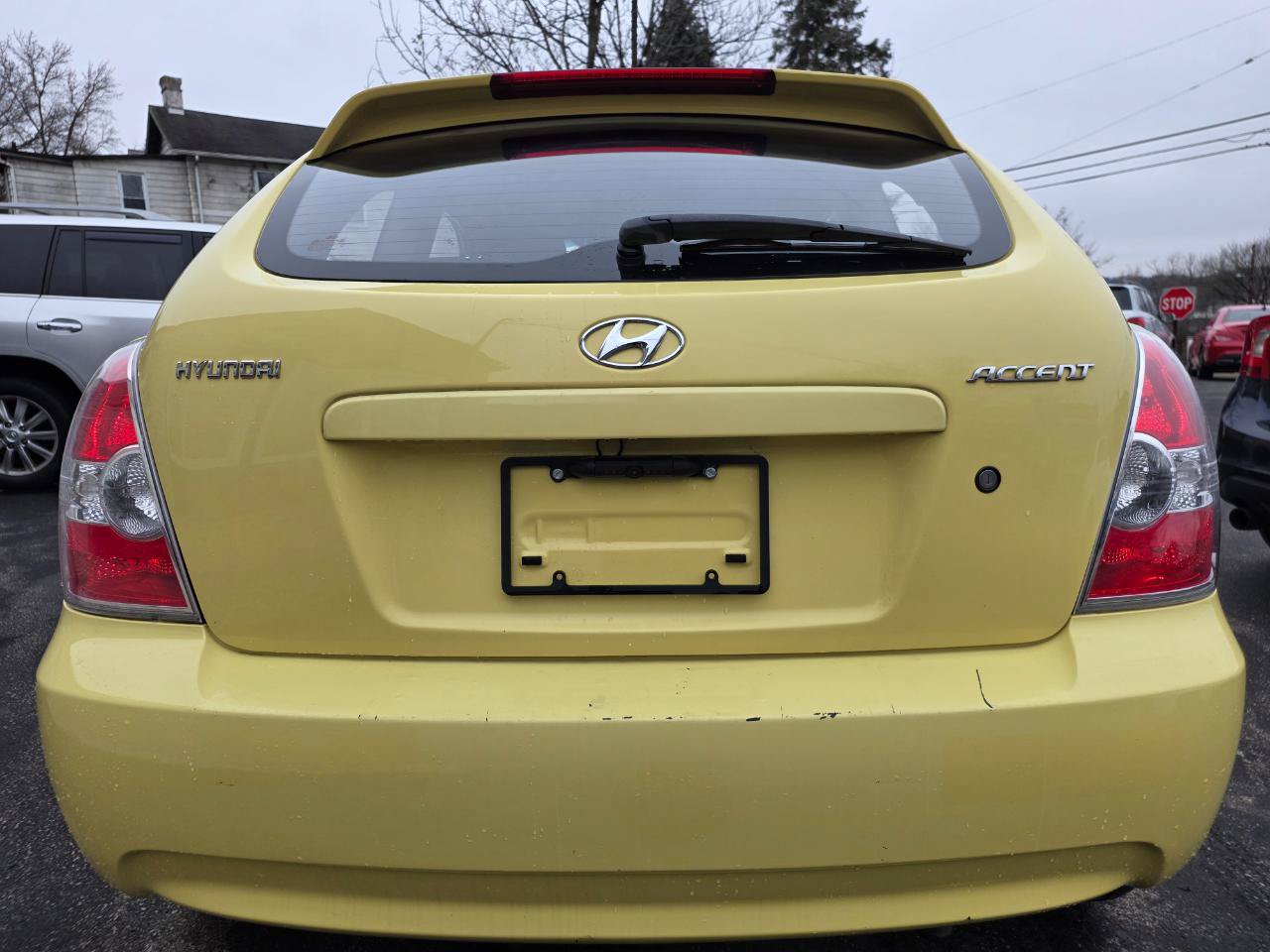 Used 2010 Hyundai Accent GS w/ Premium Pkg 3 FWD image 3