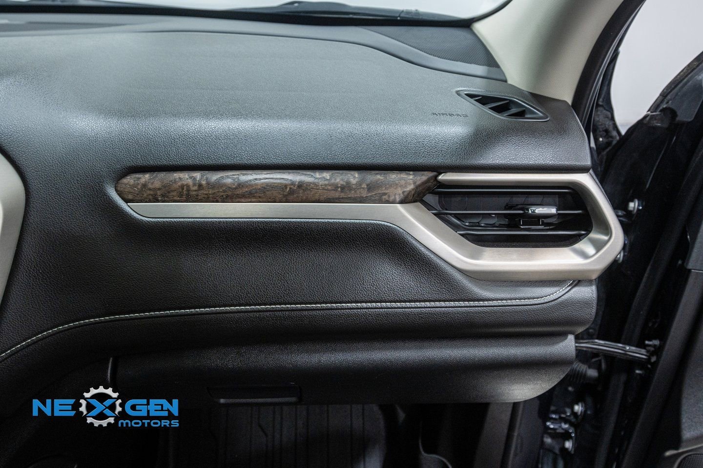 Used 2021 GMC Acadia Denali w/ Denali Ultimate Package image 39