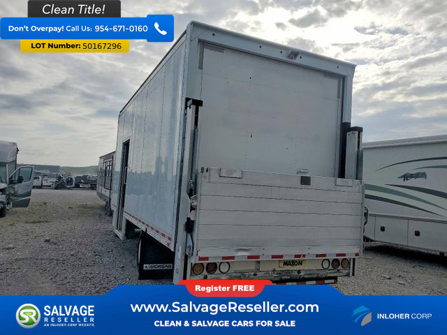 Used 2021 Isuzu NPR image 4