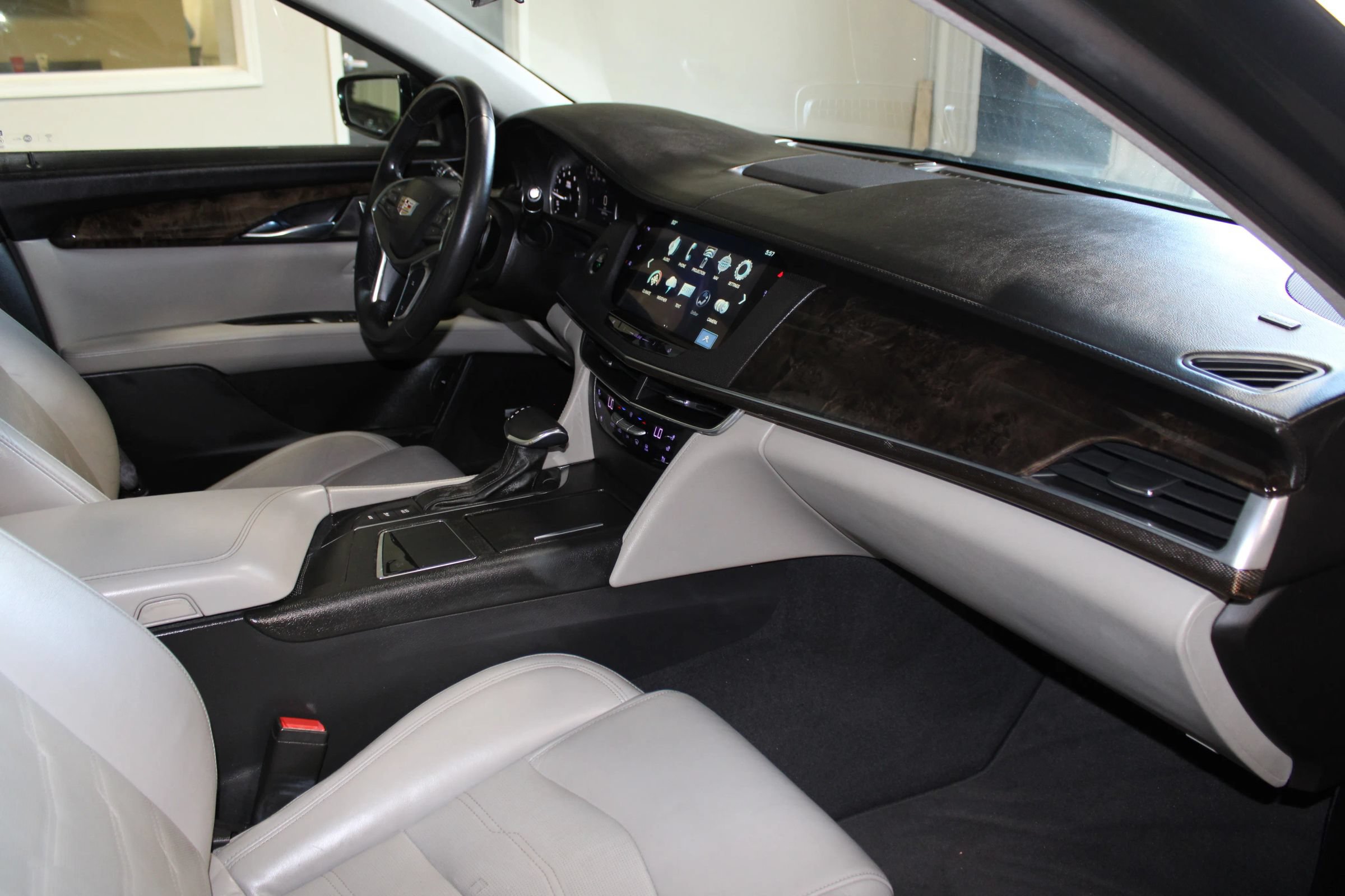 Used 2017 Cadillac CT6 Luxury AWD/4WD image 33