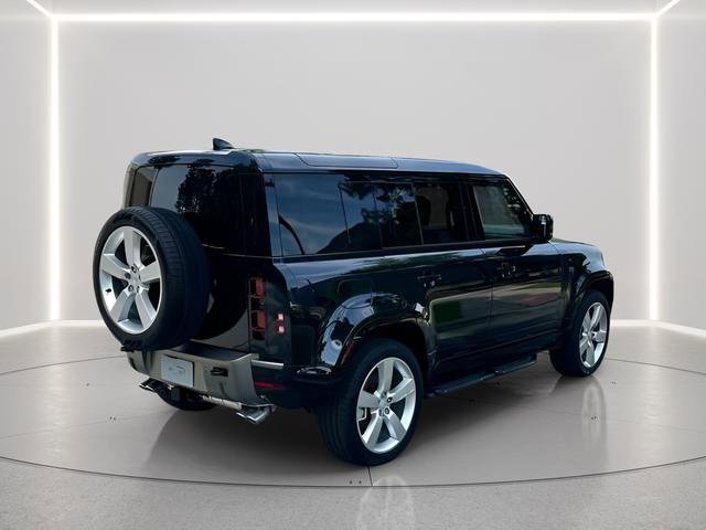 New 2025 Land Rover Defender 110 X-Dynamic SE AWD/4WD image 5
