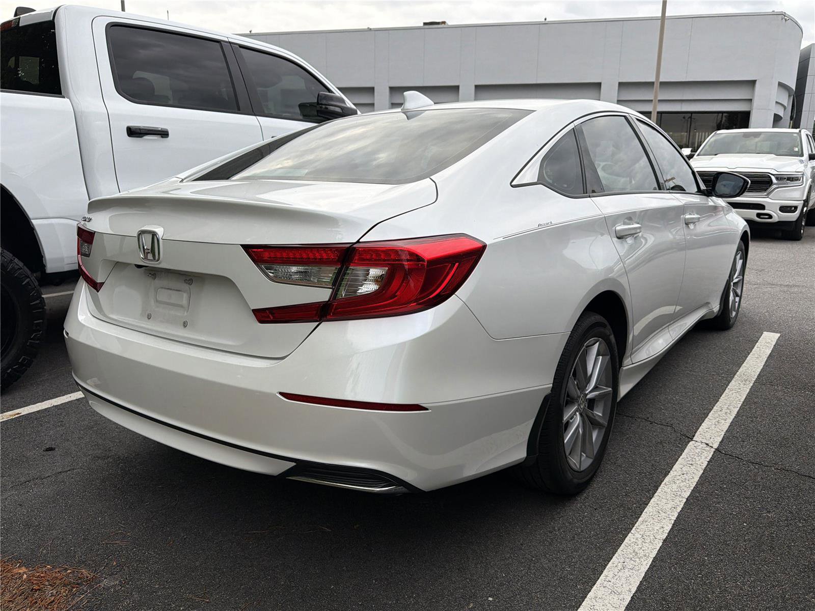Used 2021 Honda Accord LX image 4