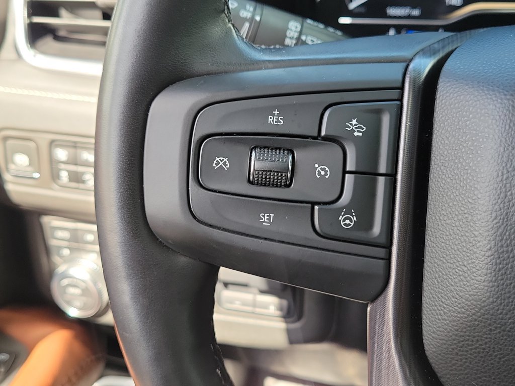 Used 2024 GMC Yukon Denali Ultimate AWD/4WD image 9