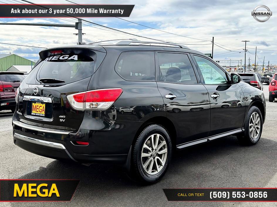 Used 2016 Nissan Pathfinder SV image 12