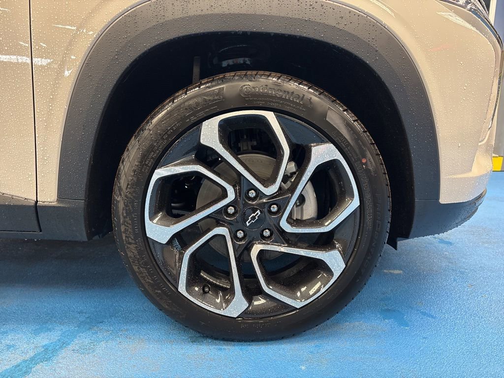 New 2026 Chevrolet Trax RS image 3